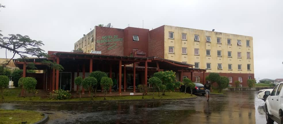 Álex Asumu, FEGUIFUT y FEGUIBASKET entre la lista de morosos del Hotel Federaciones