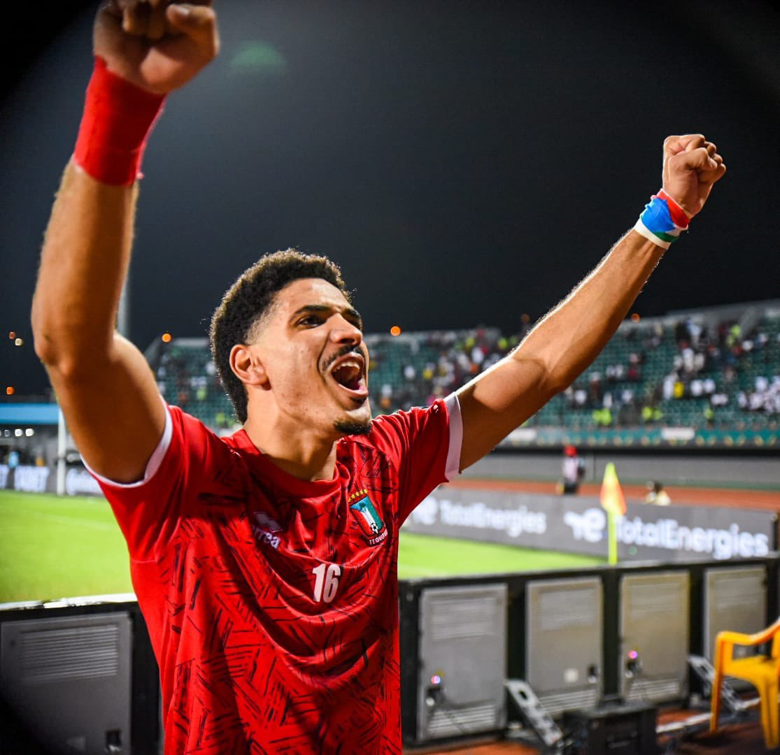El central ecuatoguineano, Saúl Coco entra en los 11 de la Jordana 9 de la Liga Española